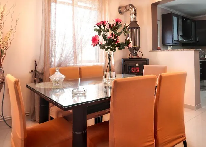 Anna's House *