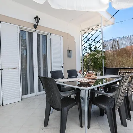 Anna's House * Áyios Kírikos